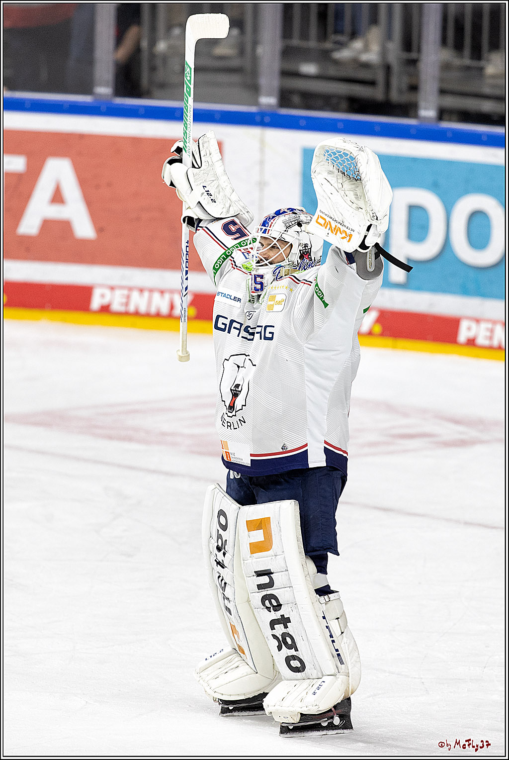 PENNY DEL Viertelfinale 2. Spiel;  Koelner Haie - Eisbaeren Berlin; Koeln, 12.04.2022